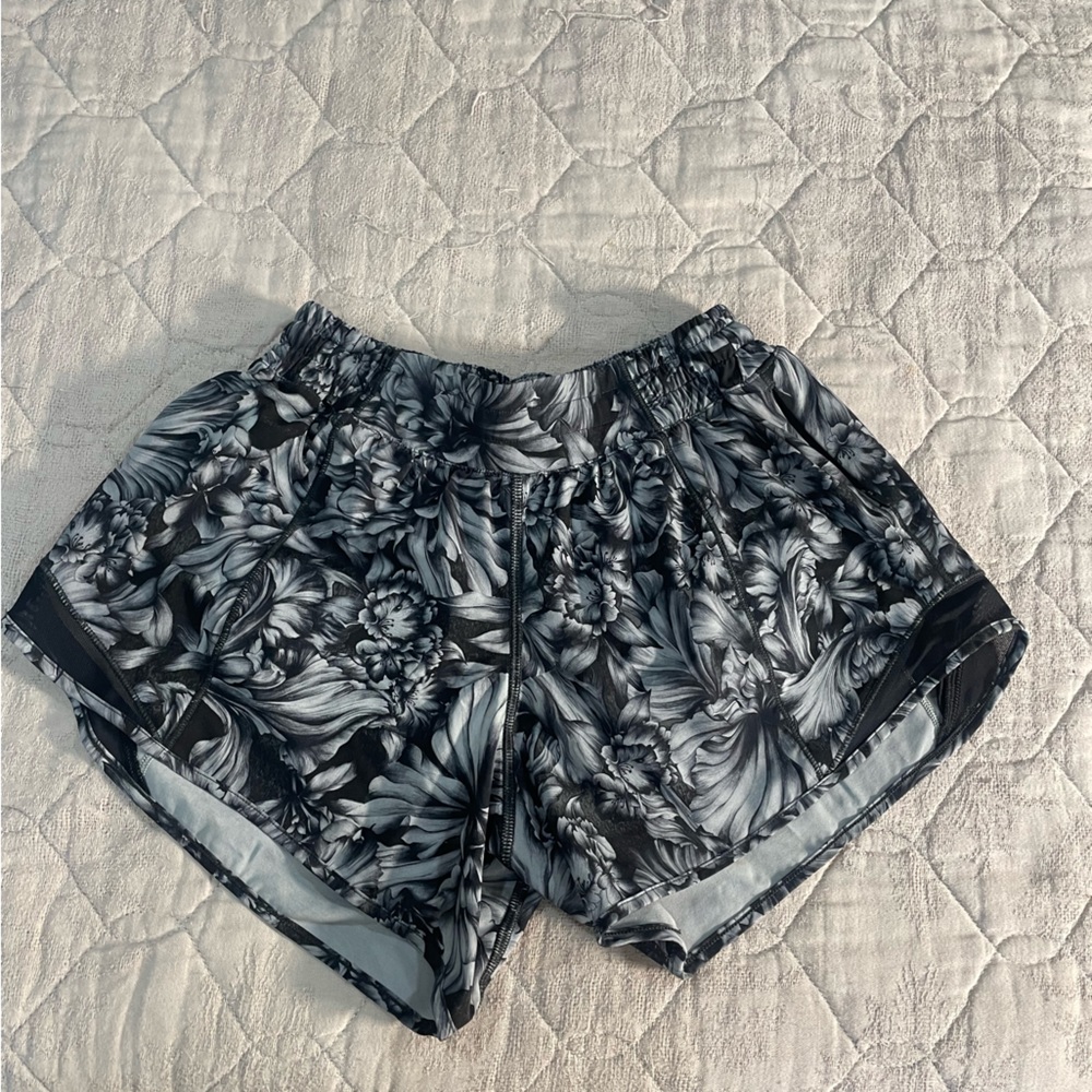 Lululemon athletic shorts size 4
